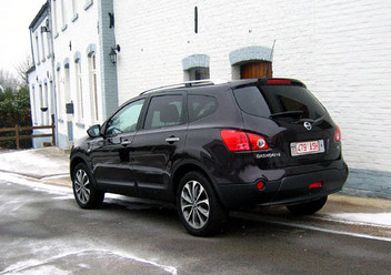 Zacisk hamulcowy przedni prawy Nissan Quashqai+2 I FL